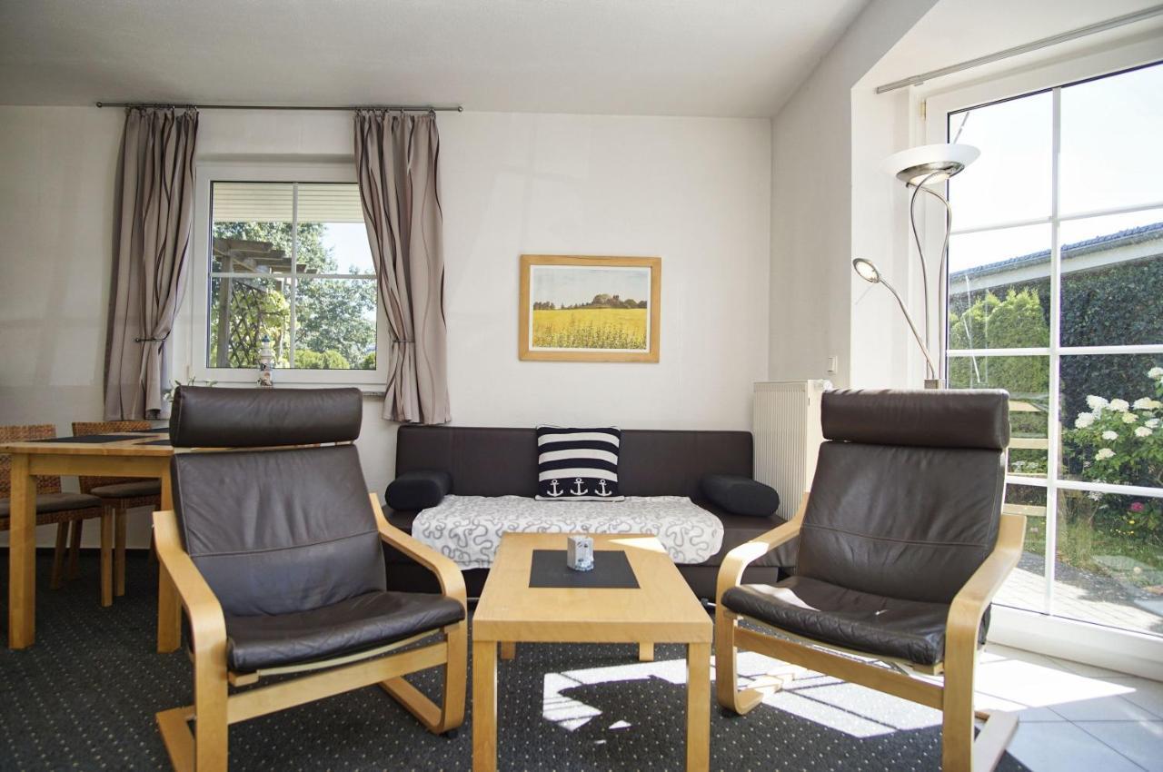 Nah Am Meer, Ruhige Lage, Gratis Nutzung Vom Ahoi Erlebnisbad Und Sauna In Sellin - Haus Inselblick Fewo 02 Goehren  Exterior foto
