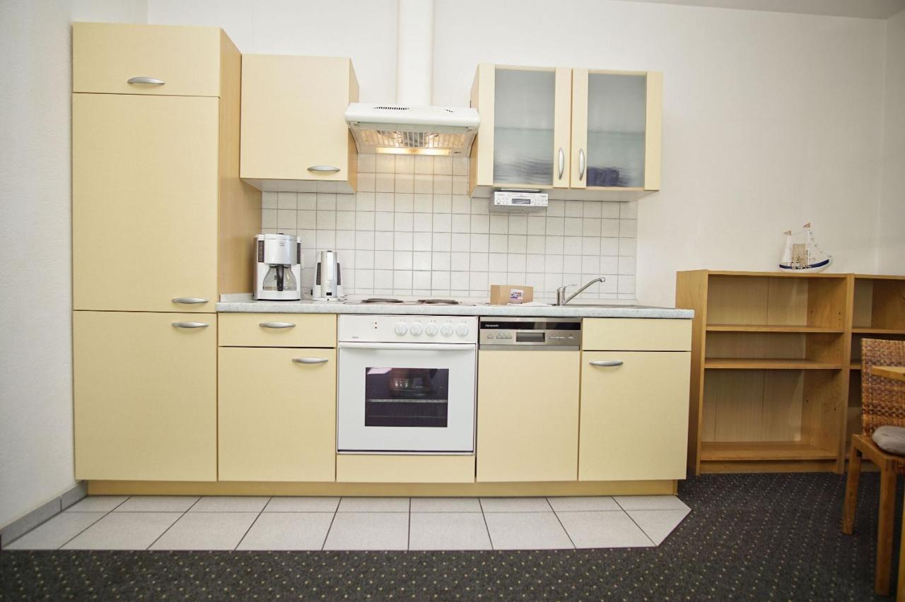 Nah Am Meer, Ruhige Lage, Gratis Nutzung Vom Ahoi Erlebnisbad Und Sauna In Sellin - Haus Inselblick Fewo 02 Goehren  Exterior foto